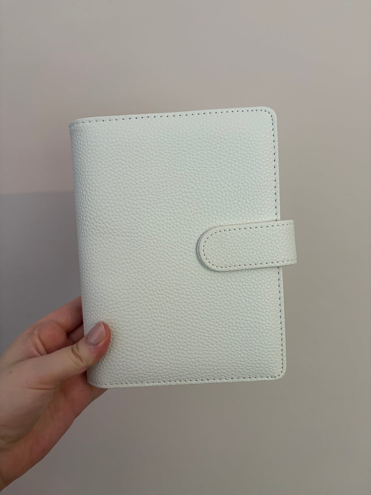 A6 Wide Pebble Binder - White