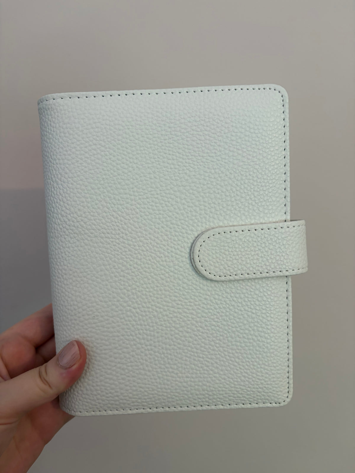 A6 Wide Pebble Binder - White